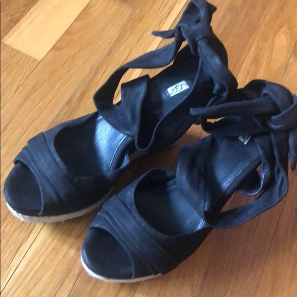 UGG platform, size 9 - Picture 4 of 8